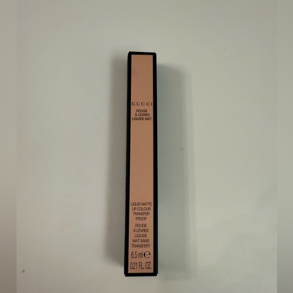 NWOT Gucci Transfer-Proof Matte Liquid Lipstick
Lizzie Tiger color - Picture 3 of 5